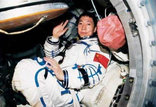 苏联宇航员爆料外星人视频,震撼外星人视频曝光  第2张